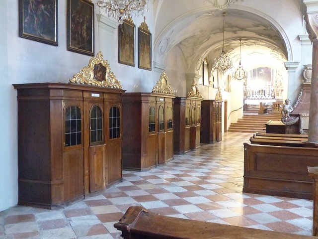 asztalos-vallalkozas-templom-butor.jpg